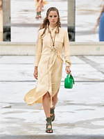 クロエ 2021年春夏コレクション -“コラージュ”で描くフェミニニティ｜写真9