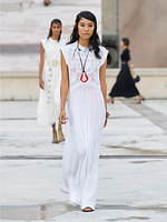 クロエ 2021年春夏コレクション -“コラージュ”で描くフェミニニティ｜写真34