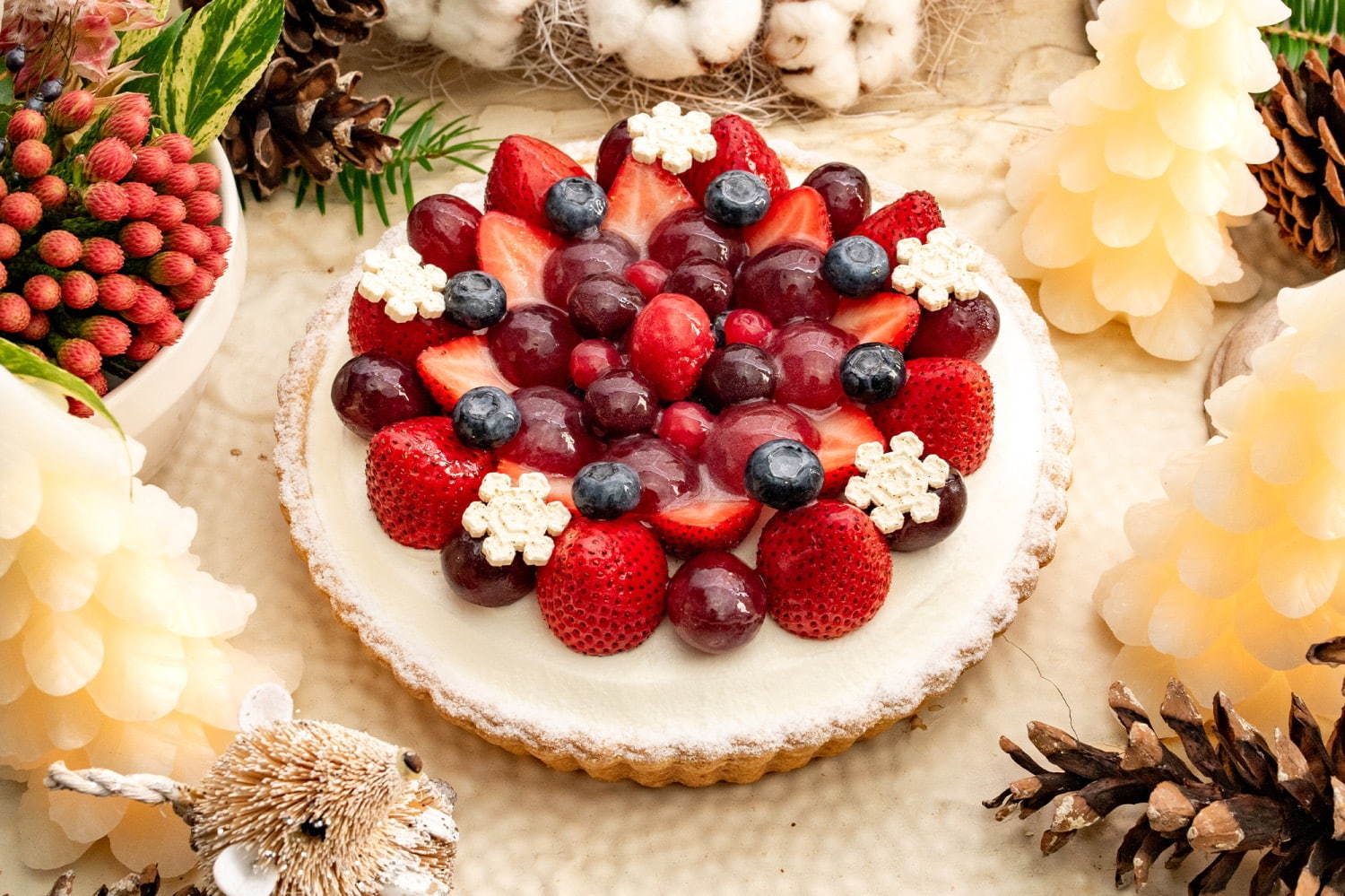 キル フェ ボンのクリスマスケーキ2020、“ツリー＆リース”をかたどった鮮やかフルーツのタルト｜写真4