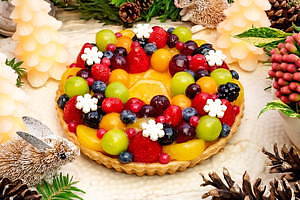 キル フェ ボンのクリスマスケーキ ツリー リース をかたどった鮮やかフルーツのタルト ファッションプレス キル フェ ボンのクリスマスケーキ ツリー リース をかたどった鮮やかフルーツのタルト ファッションプレス