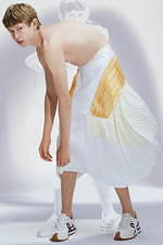 ロエベ 2021年春夏ウィメンズコレクション、ファッションのファンタジーへエスケープ｜写真3