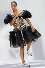 ロエベ 2021年春夏ウィメンズコレクション、ファッションのファンタジーへエスケープ｜写真13