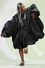 ロエベ 2021年春夏ウィメンズコレクション、ファッションのファンタジーへエスケープ｜写真29