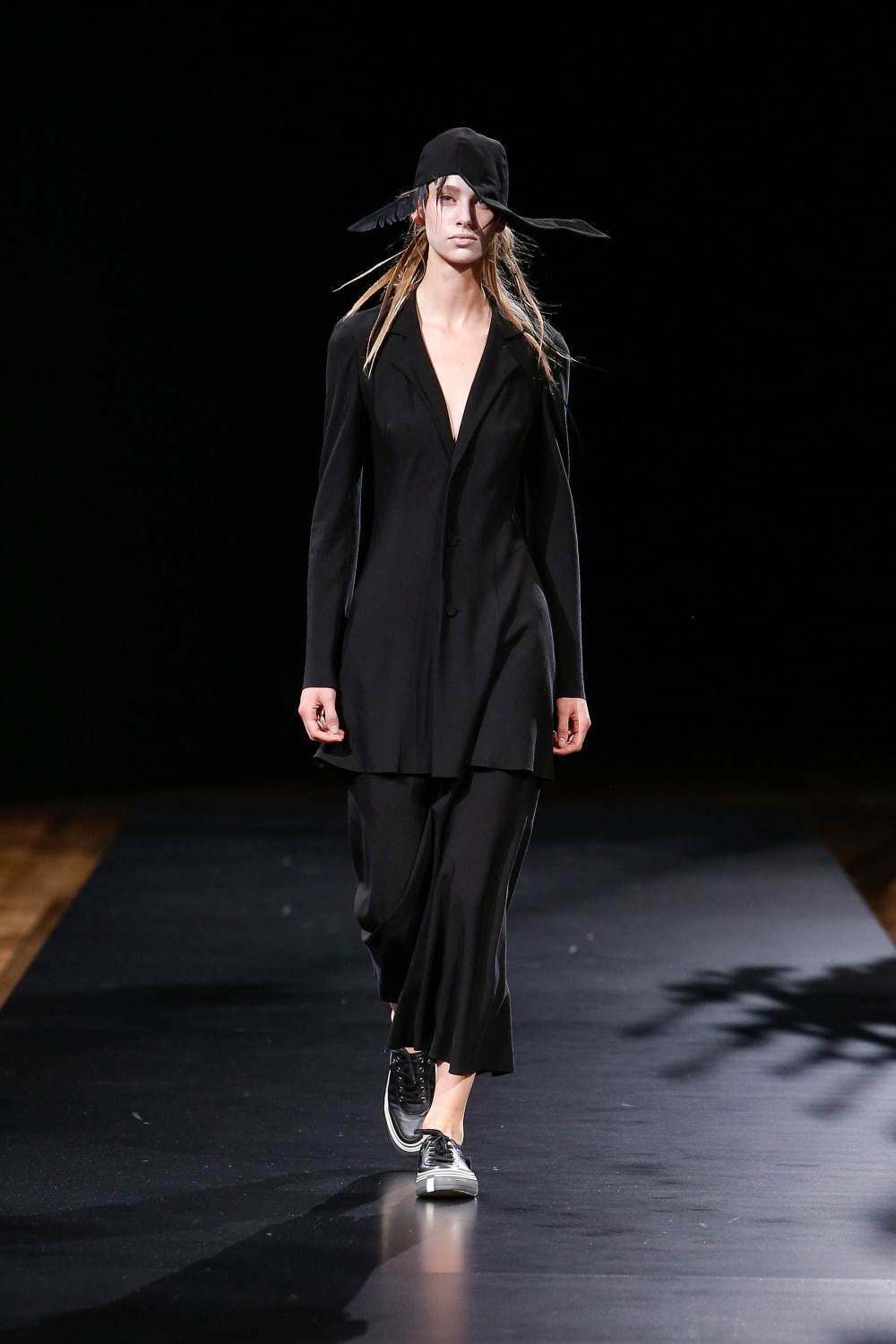 ヨウジヤマモト(Yohji Yamamoto) 2021年春夏ウィメンズコレクション  - 写真16