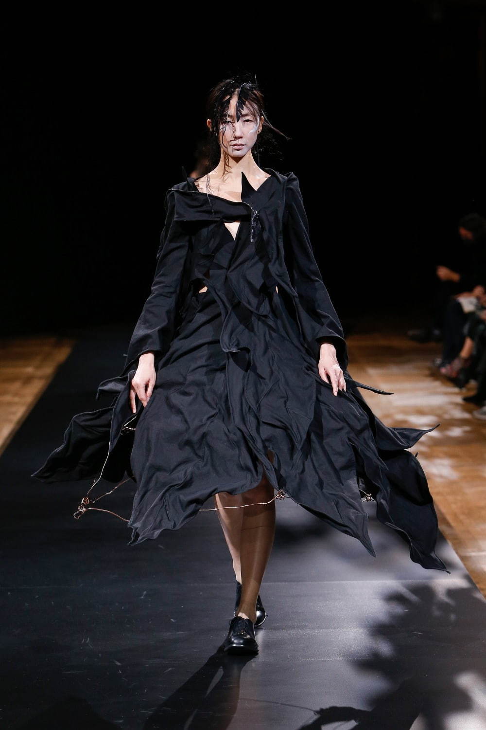 ヨウジヤマモト(Yohji Yamamoto) 2021年春夏ウィメンズコレクション  - 写真29