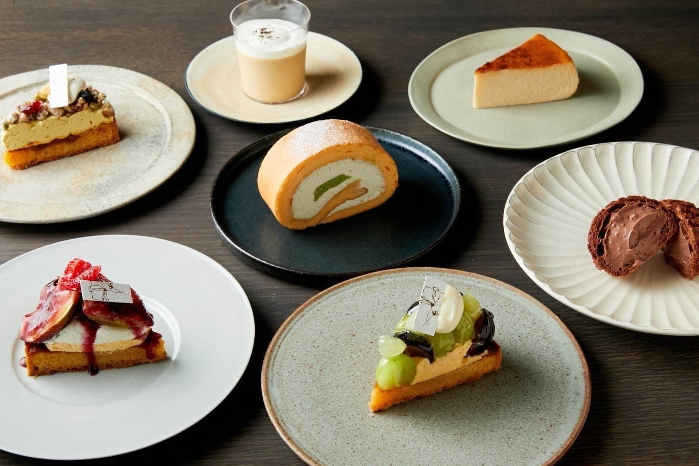 軽井沢「万平ホテル」クリスマス限定クッキー缶、“サンタの 軽井沢「万平ホテル」クリスマス限定クッキー缶、“サンタの