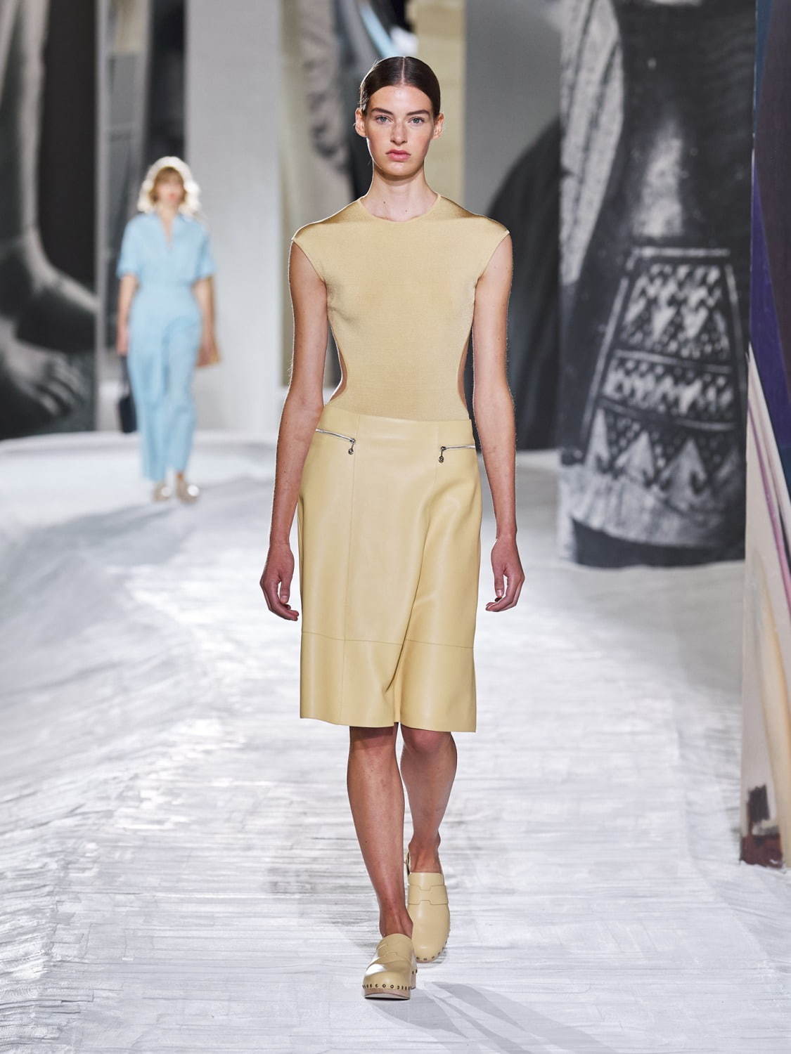 エルメス 21年春夏ウィメンズコレクション 開放感に満ちた新たなセンシュアリティ ファッションプレス
