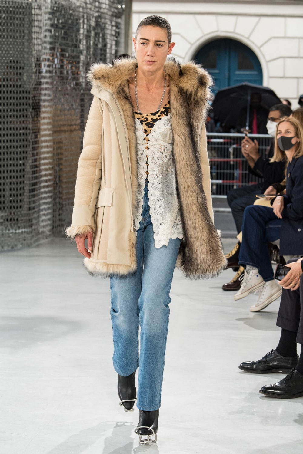 ラバンヌ 2021年春夏｜ ファーコート