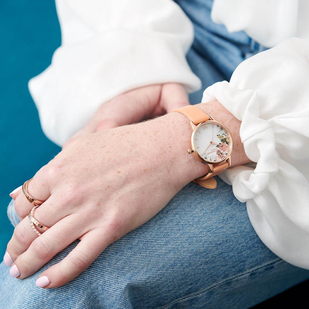 オリビア・バートンの新作“フラワーウォッチ”や切手着想の“ミツバチ”腕時計｜写真31
