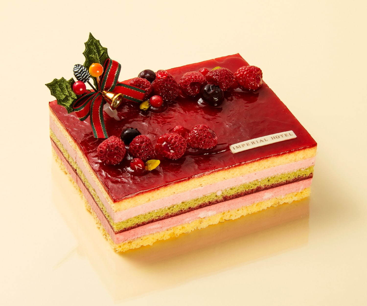 「Suicaのペンギン」クリスマスケーキがグランスタ東京に、フルーツたっぷりショートケーキ｜写真19