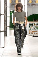 ルイ・ヴィトン 2021年春夏ウィメンズコレクション - 	“ニュートラル”な領域、その可能性と原像｜写真6