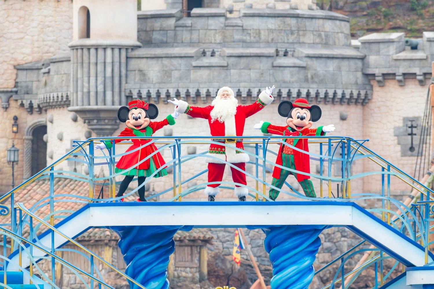 東京ディズニーランド シー パレードやパーク装飾がクリスマス仕様に 限定グッズ販売も ファッションプレス