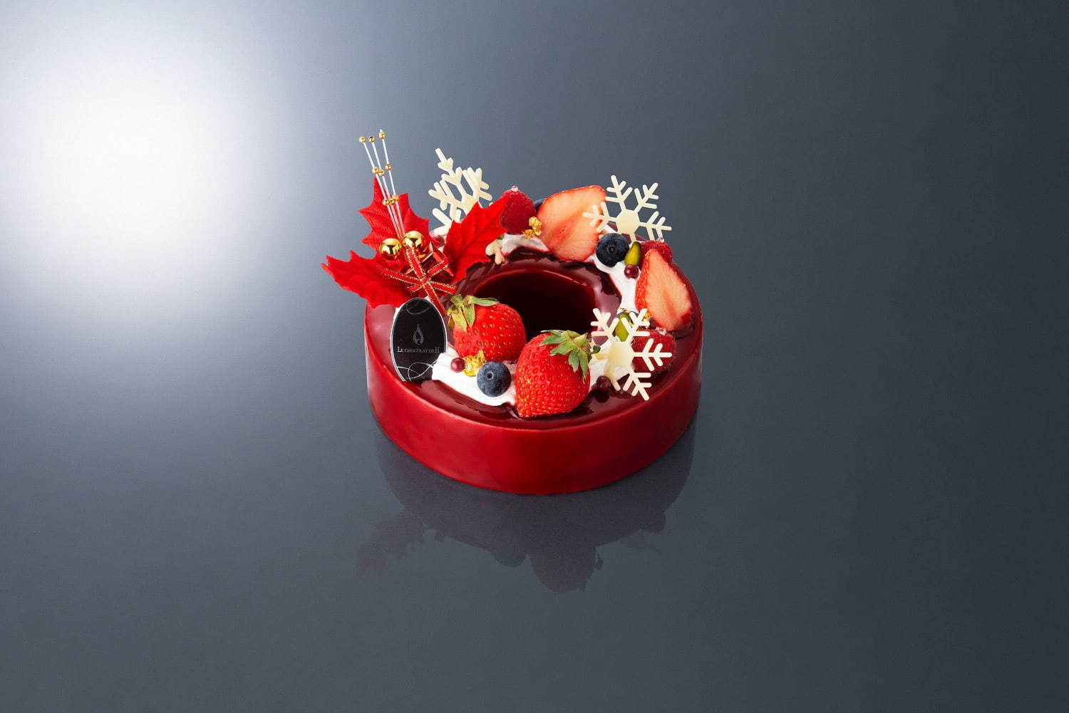渋谷ヒカリエのクリスマス2020、“バラや蝶”を飾ったベリーケーキや“真っ白フリル”のチーズケーキ｜写真6