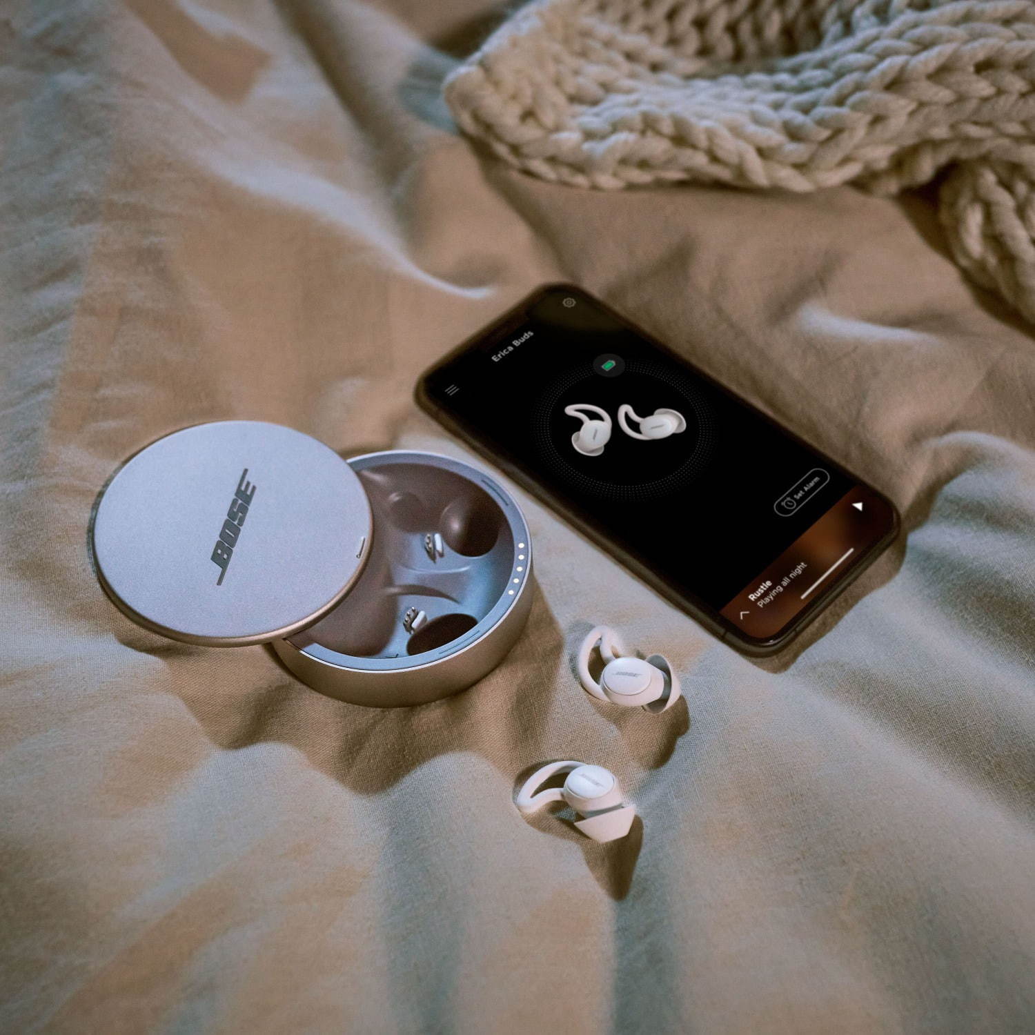 ボーズの睡眠導入特化型イヤホン「スリープバッズ Ⅱ」新技術“ノイズマスキング”で騒音カット - ファッションプレス