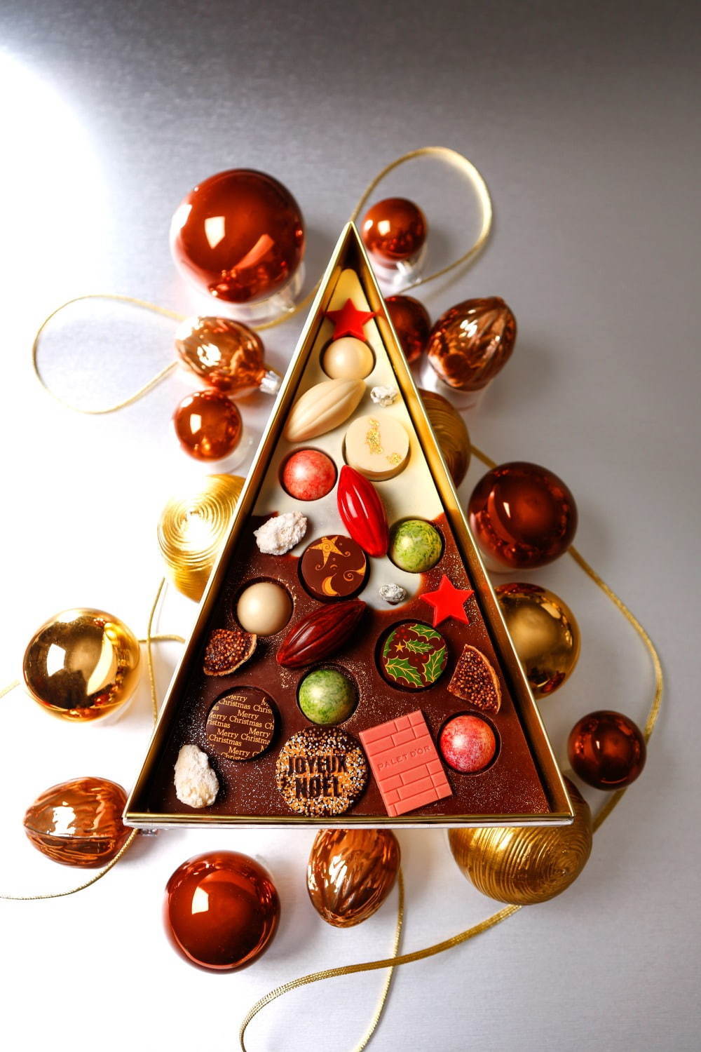 ショコラティエ パレ ド オールのクリスマス、ツリーのオーナメントイメージのパフェなど｜写真3