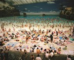 マーティン・パー新作写真集「Life's a Beach」発売 - 来日