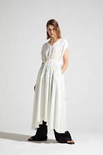 ローブス＆コンフェクションズ 2021年春夏コレクション、対極的な要素の狭間で｜写真4