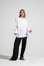 ローブス＆コンフェクションズ 2021年春夏コレクション、対極的な要素の狭間で｜写真9