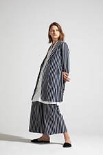 ローブス＆コンフェクションズ 2021年春夏コレクション、対極的な要素の狭間で｜写真20