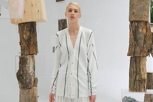 リト 2021年春夏コレクション -軽やかに揺れる、実用的なワードローブ