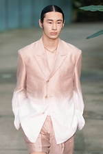 ターク 2021年春夏コレクション - 花の姿──風に揺れ、闇夜に沈み……｜写真12