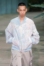 ターク 2021年春夏コレクション - 花の姿──風に揺れ、闇夜に沈み……｜写真16