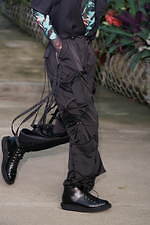 ターク 2021年春夏コレクション - 花の姿──風に揺れ、闇夜に沈み……｜写真33