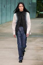 ターク 2021年春夏コレクション - 花の姿──風に揺れ、闇夜に沈み……｜写真38