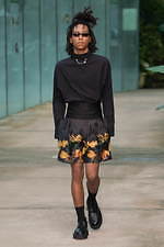 ターク 2021年春夏コレクション - 花の姿──風に揺れ、闇夜に沈み……｜写真43