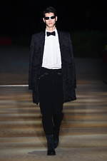 リンシュウ 2021年春夏コレクション -“服を纏う自由”を極めるということ｜写真12