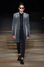 リンシュウ 2021年春夏コレクション -“服を纏う自由”を極めるということ｜写真2