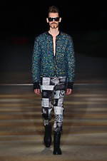 リンシュウ 2021年春夏コレクション -“服を纏う自由”を極めるということ｜写真20