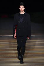 リンシュウ 2021年春夏コレクション -“服を纏う自由”を極めるということ｜写真36