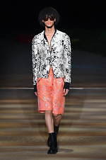 リンシュウ 2021年春夏コレクション -“服を纏う自由”を極めるということ｜写真8