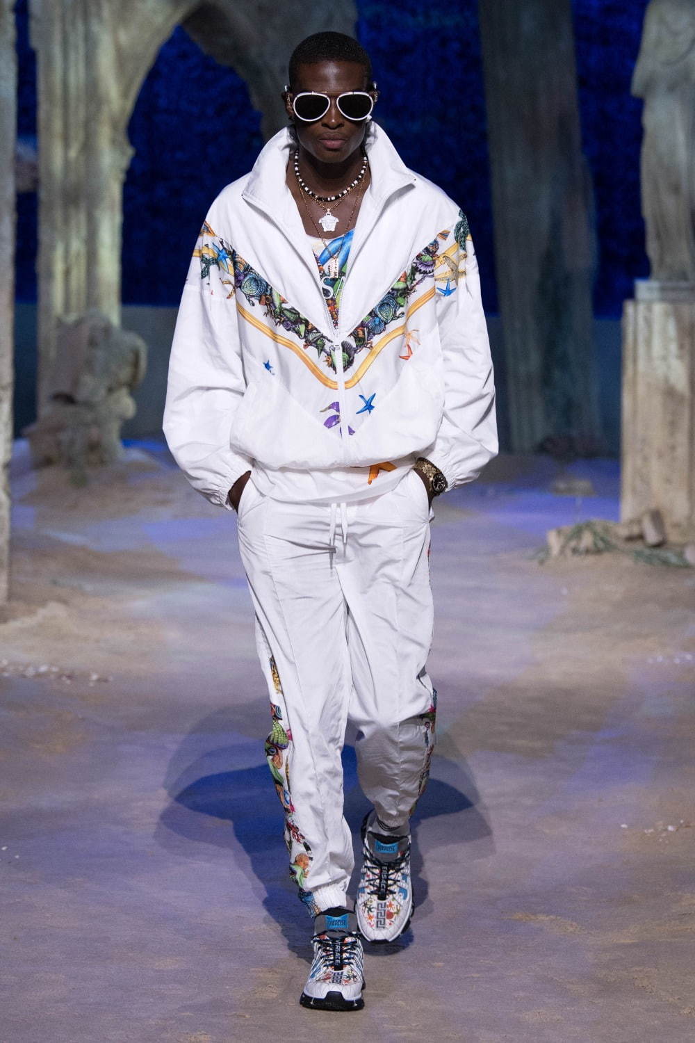 ヴェルサーチェ Versace 21年春夏メンズコレクション ファッションプレス