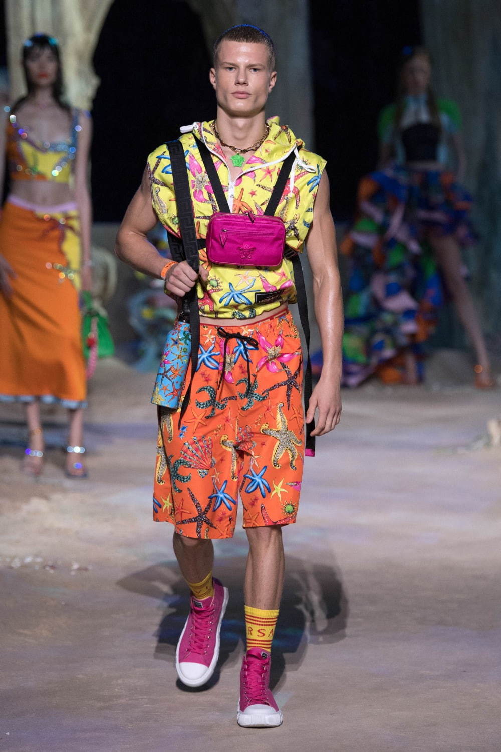 ヴェルサーチェ Versace ファッションプレス ヴェルサーチェ Versace ファッションプレス