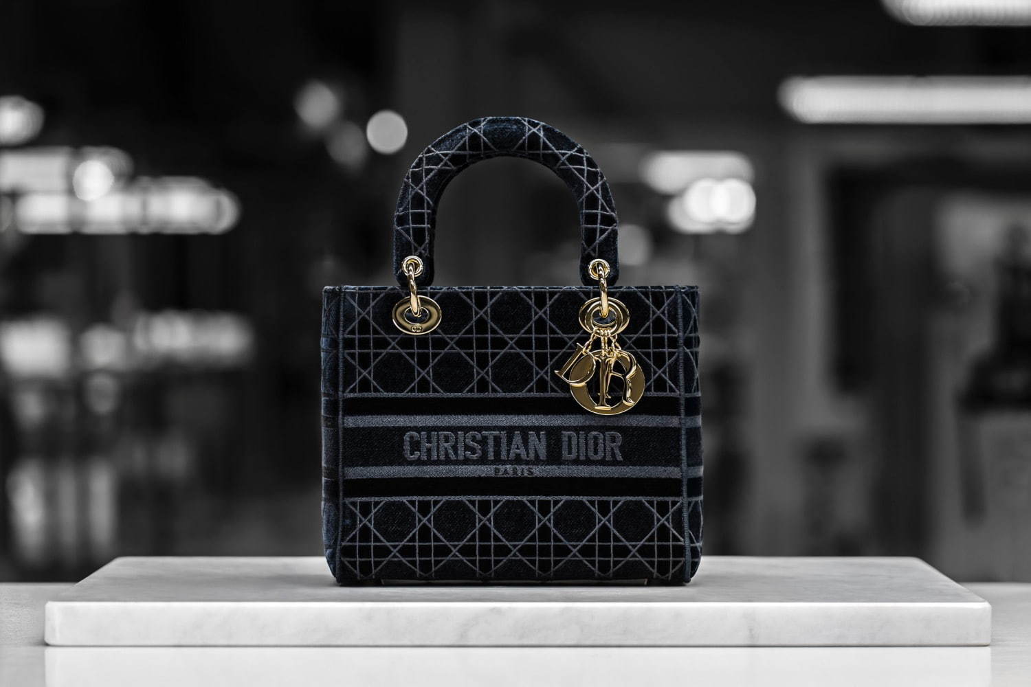 クリスチャン・ディオール Christian Dior レディディオール ディーライト ミディアム M05650THJ ベルベットネイビー/マルチカラー ベルベット レディース ハンドバッグ