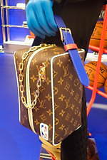 ルイ・ヴィトン×NBAの初コラボ、両社のエンブレムを組み合わせたメンズウェアやレザーグッズ｜写真32