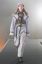 ミーンズワイル 2021年春夏コレクション - 装備する衣服、変形可能性と連動する機能性｜写真3