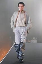 ミーンズワイル 2021年春夏コレクション - 装備する衣服、変形可能性と連動する機能性｜写真9