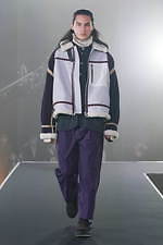 ミーンズワイル 2021年春夏コレクション - 装備する衣服、変形可能性と連動する機能性｜写真19