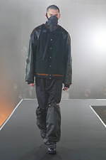 ミーンズワイル 2021年春夏コレクション - 装備する衣服、変形可能性と連動する機能性｜写真32