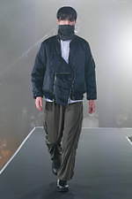 ミーンズワイル 2021年春夏コレクション - 装備する衣服、変形可能性と連動する機能性｜写真40
