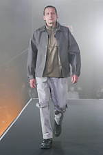 ミーンズワイル 2021年春夏コレクション - 装備する衣服、変形可能性と連動する機能性｜写真49