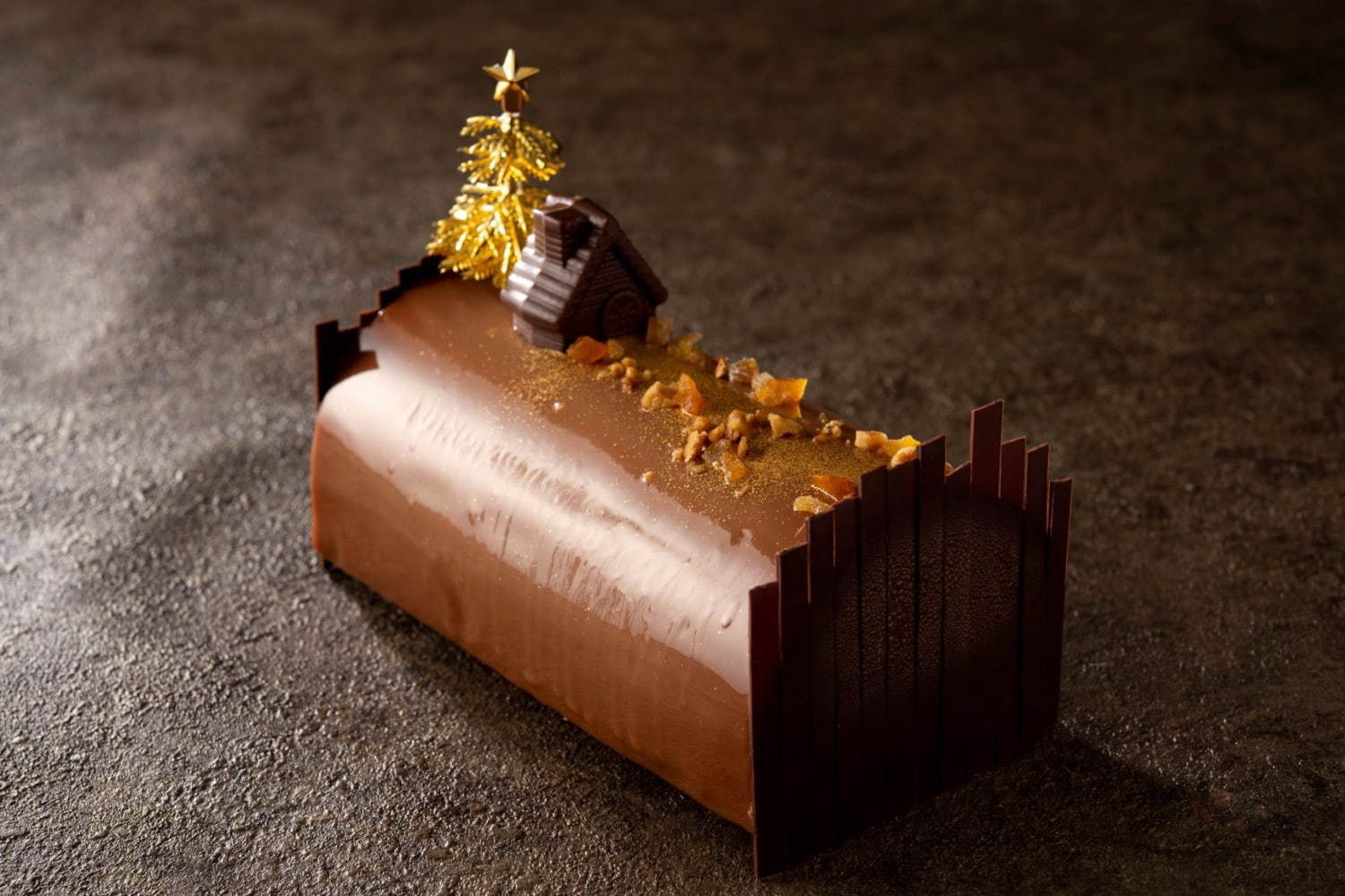 ヨコハマ グランド インターコンチネンタル ホテルのクリスマス2020、三日月モチーフのショートケーキ｜写真2