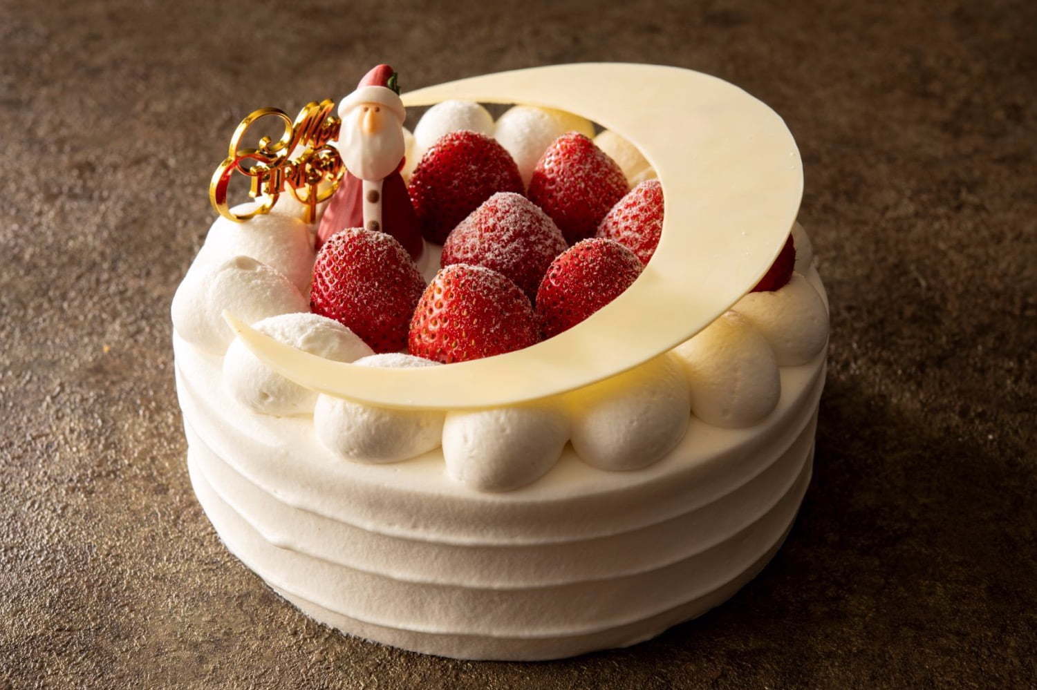 ヨコハマ グランド インターコンチネンタル ホテルのクリスマス 三日月モチーフのショートケーキ ファッションプレス ヨコハマ グランド インターコンチネンタル ホテルのクリスマス 三日月モチーフのショートケーキ ファッションプレス