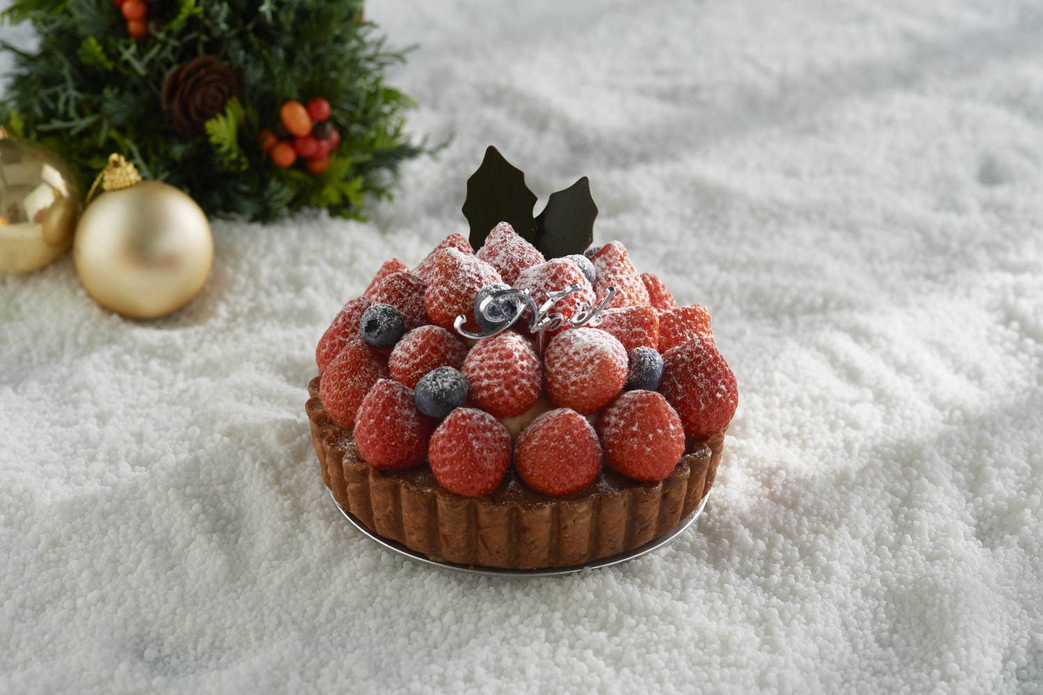 アンダーズ 東京のクリスマスケーキ、“スノードーム”型柚子チョコムースや味比べできるアソートケーキ｜写真2