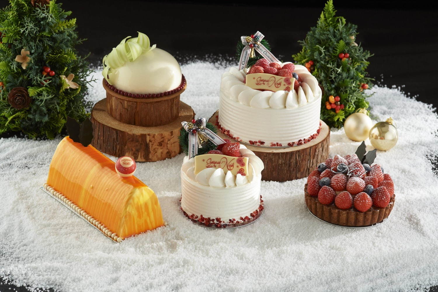 アンダーズ 東京のクリスマスケーキ、“スノードーム”型柚子チョコムースや味比べできるアソートケーキ｜写真1