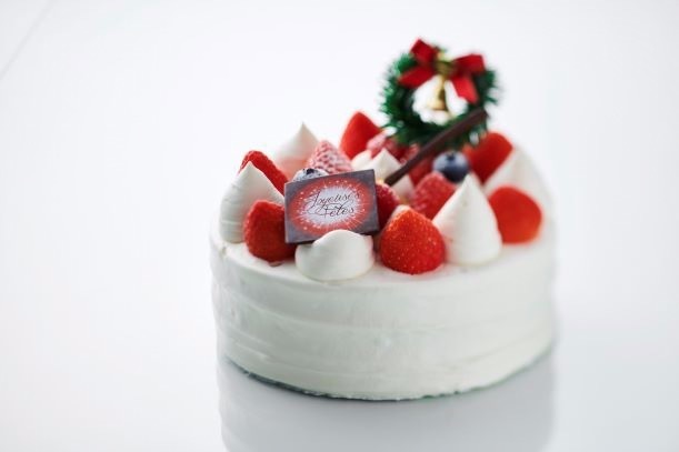 横浜ロイヤルパークホテルのクリスマスケーキ2020、雪だるま＆雪の結晶を飾ったブッシュドノエルなど｜写真3