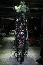 ノワール ケイ ニノミヤ 2021年春夏コレクション - ポジティヴなエネルギーは幻想と交わり…｜写真3